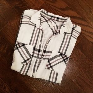 Black and white plaid button up shirt